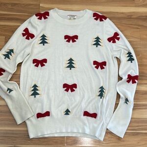 ANDREE BY UNIT White Sweater with Red and Green Accents